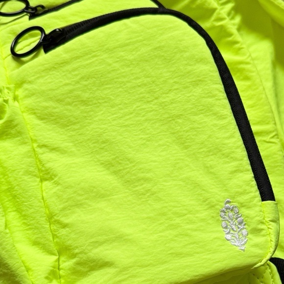 NWT Renegade Sling Bag - Picture 2 of 8